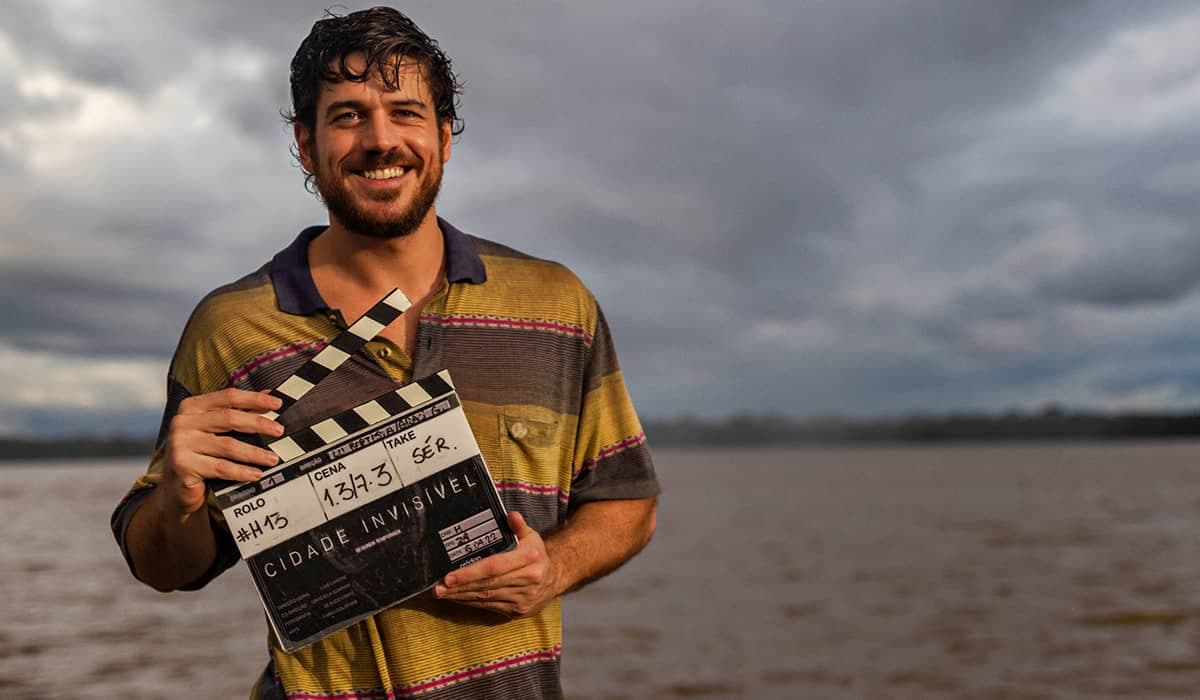 Em Belém, Marco Pigossi grava segunda temporada de Cidade Invisível
