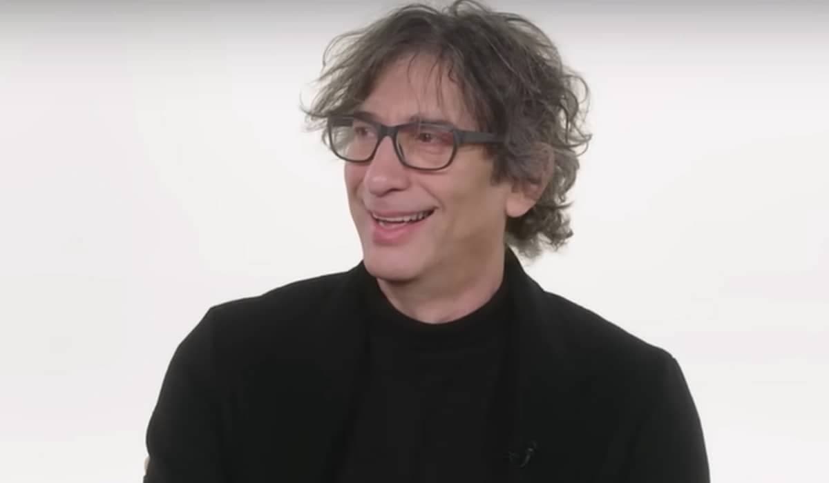 Neil Gaiman responde crítica de Elon Musk sobre 'Anéis do Poder' com alfinetada sobre Twitter