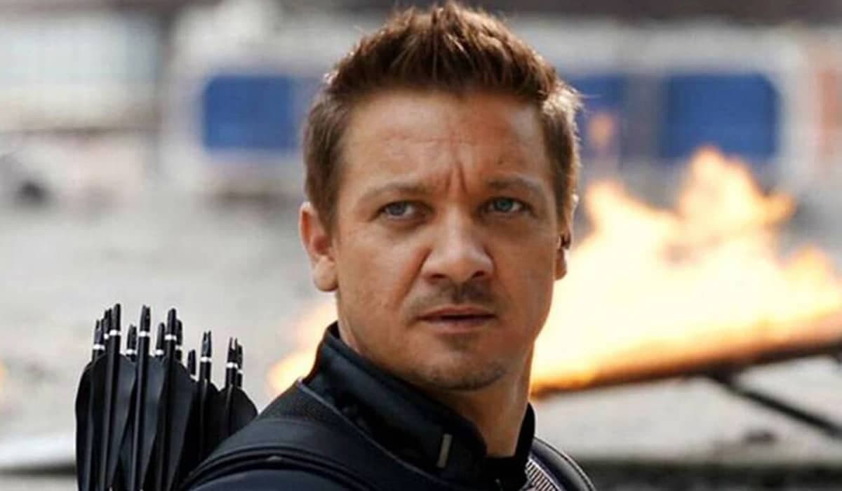 Jeremy Renner, o Gavião Arqueiro da Marvel, sofre acidente e segue em estado 'crítico, porém estável'