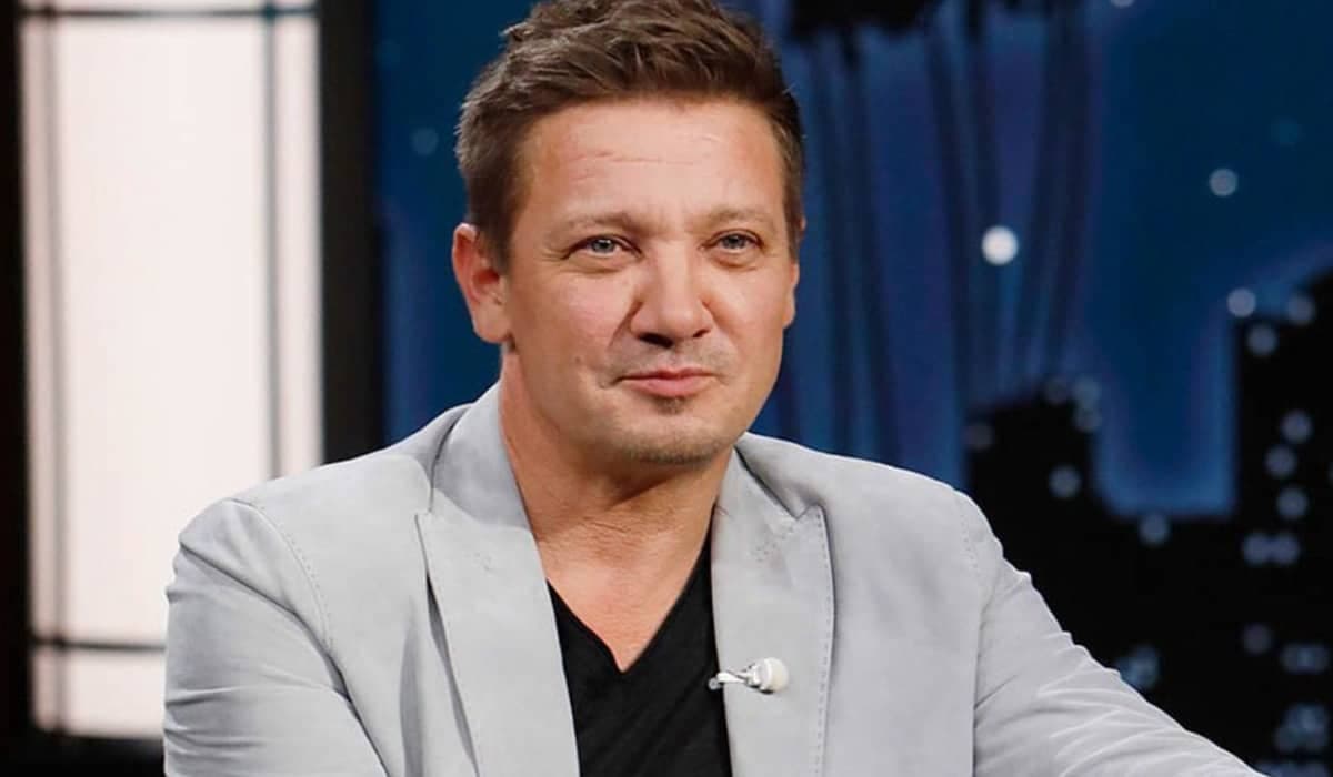 Jeremy Renner passa por cirurgia, segue em estado ainda crítico, mas está estável e em terapia intensiva